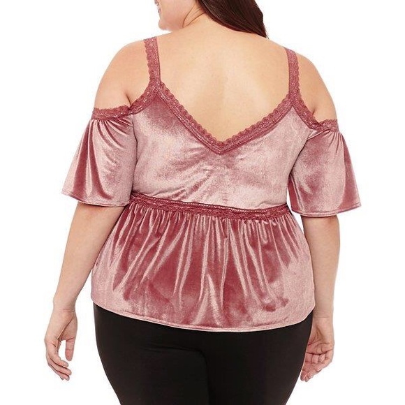 💐Host Pick💐➕Pink Velvet Blouse (2X) - Picture 2 of 2